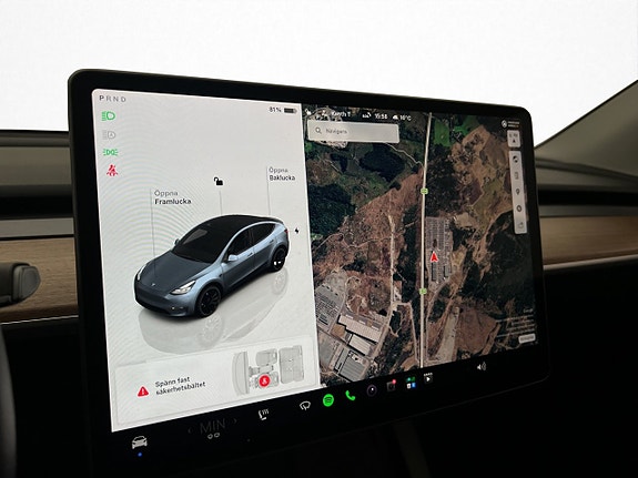 Tesla Model Y 18 of 30