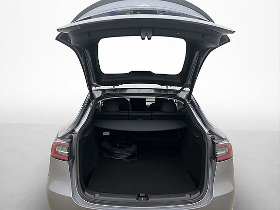 Tesla Model Y 30 of 30
