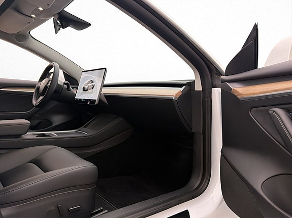 Tesla Model 3 27 of 30