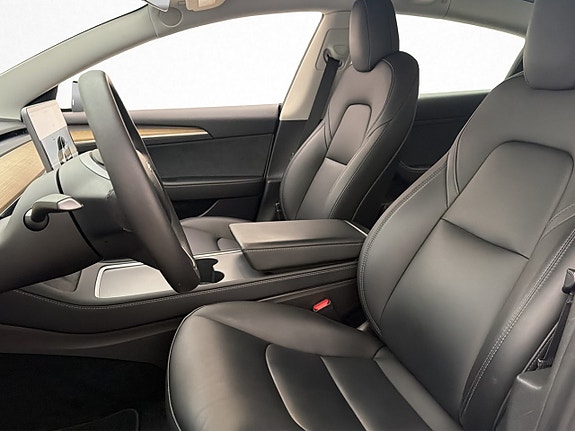 Tesla Model 3 11 of 30