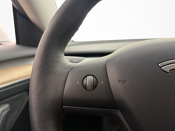 Tesla Model 3 14 of 30