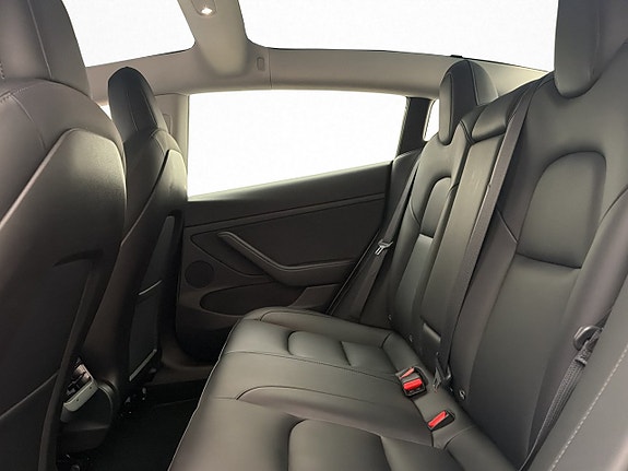 Tesla Model 3 28 of 30