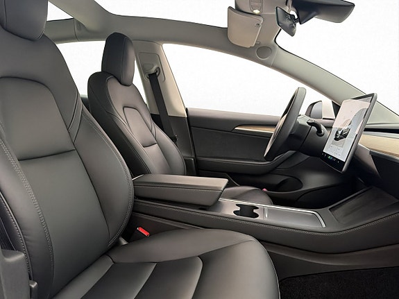 Tesla Model 3 26 of 30