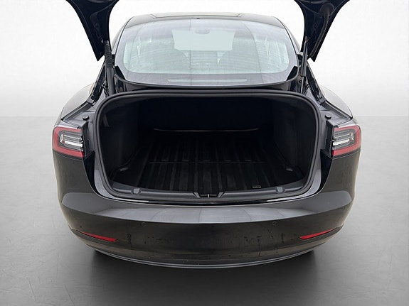Tesla Model 3 29 of 30