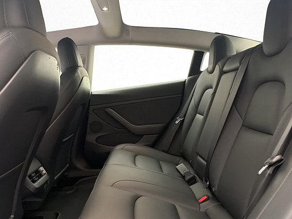 Tesla Model 3 28 of 30