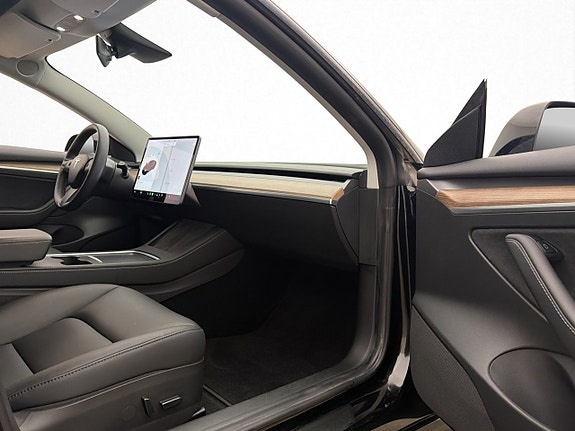 Tesla Model 3 27 of 30