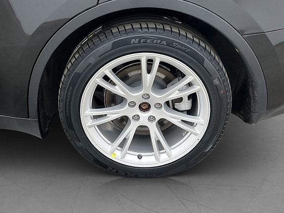 Tesla Model Y 30 of 30