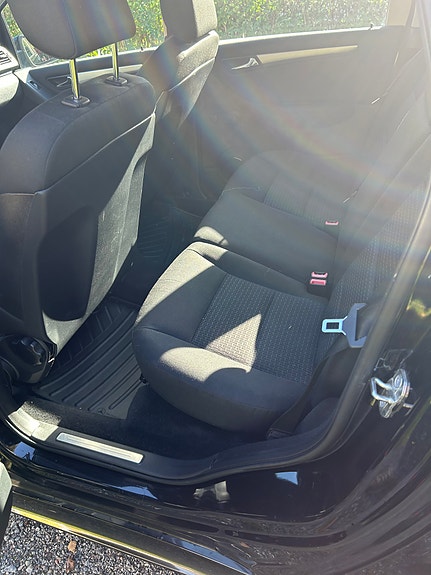 Mercedes-Benz B180 5 of 7