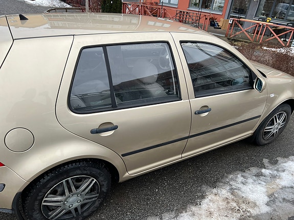 Volkswagen Golf IV 3 of 9
