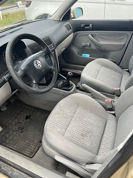 Volkswagen Golf IV 7 of 9