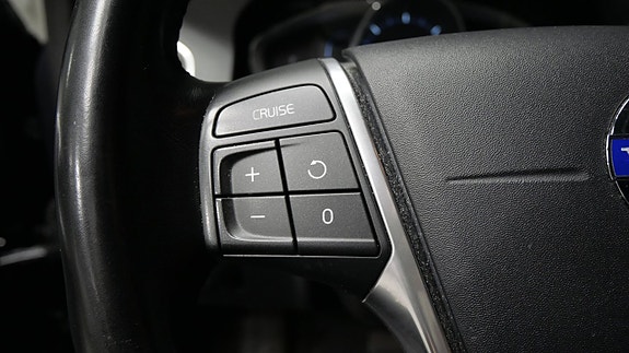 Volvo XC60 14 of 17