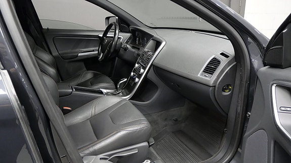 Volvo XC60 9 of 17