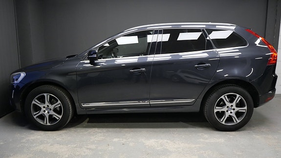 Volvo XC60 5 of 17