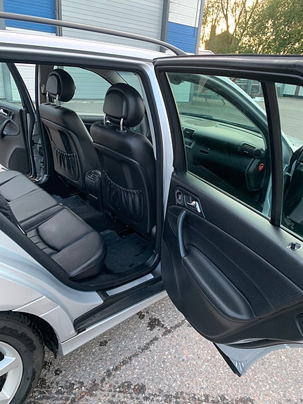 Mercedes-Benz C180 6 of 7