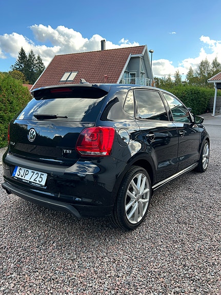 Volkswagen Polo 2 of 5