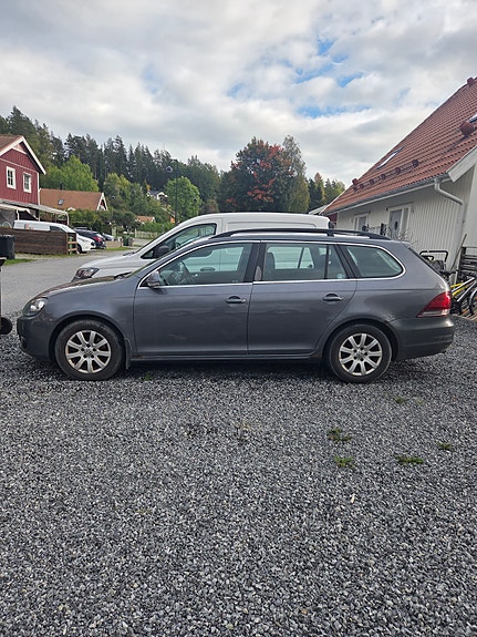 Volkswagen Golf VI 2 of 3