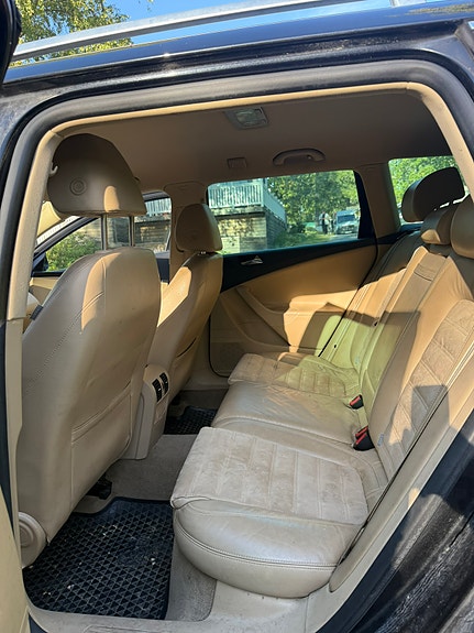 Volkswagen Passat 3 of 3