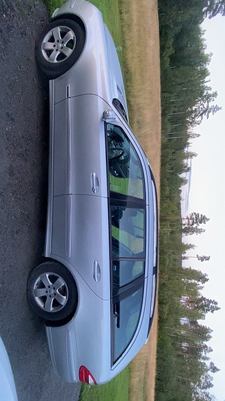 Mercedes-Benz E220 3 of 8