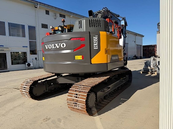 Volvo ECR 235 E 3 of 16