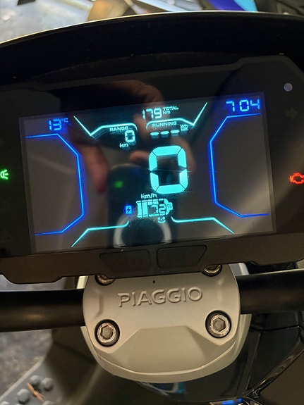 Piaggio 1 4 of 5