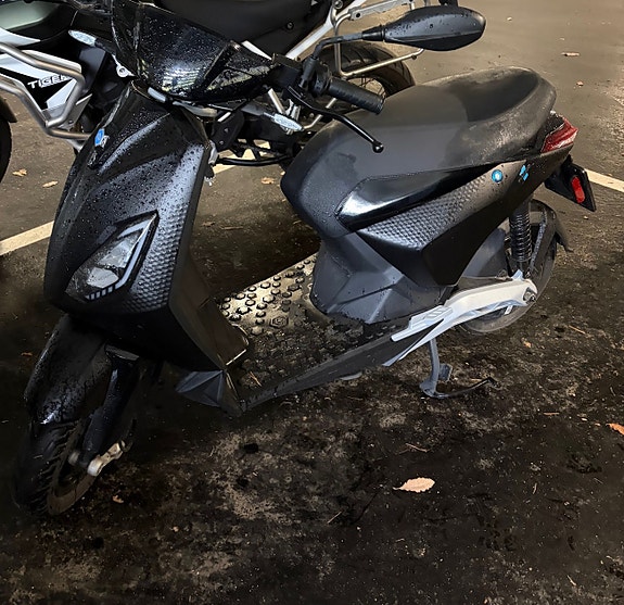 Piaggio 1 3 of 5