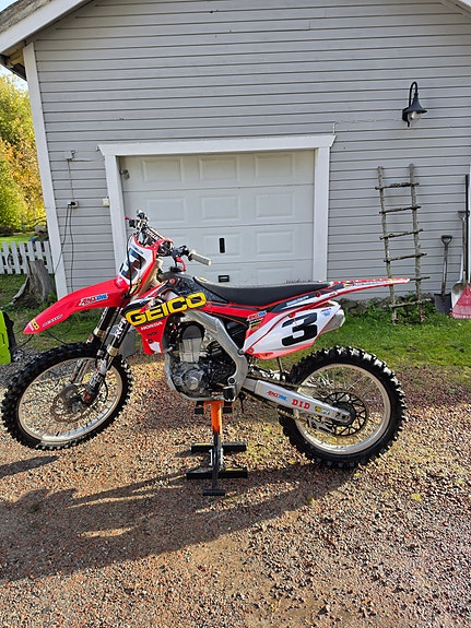 Honda CRF 450R 2 of 5