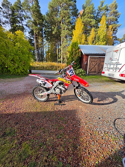 Honda CRF 450R 4 of 5