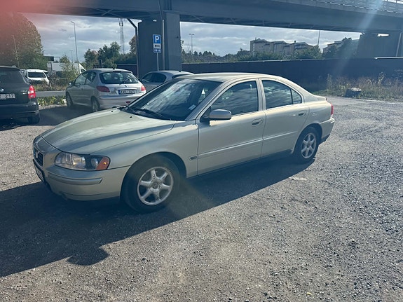 Volvo S60 4 of 8