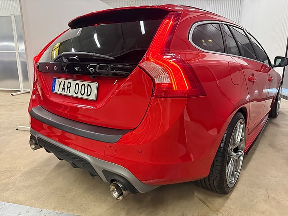Volvo V60 13 of 30