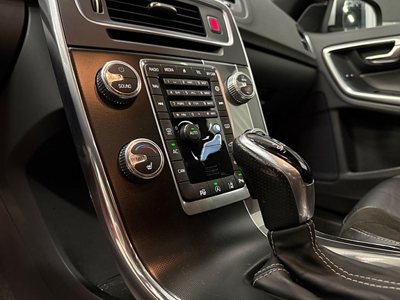 Volvo V60 25 of 30