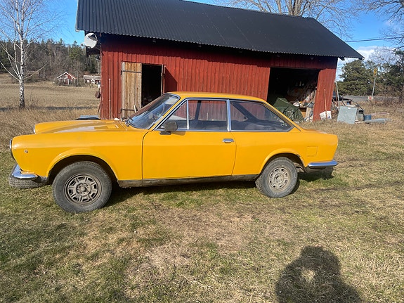 Fiat 124 2 of 3