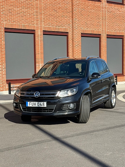 Volkswagen Tiguan 2 of 6