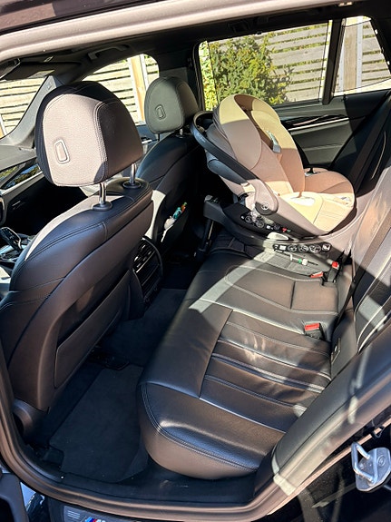 BMW 520d 4 of 6
