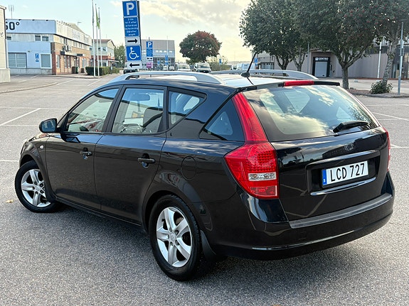 Kia Ceed 2 of 6