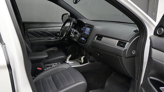 Mitsubishi Outlander 12 of 26