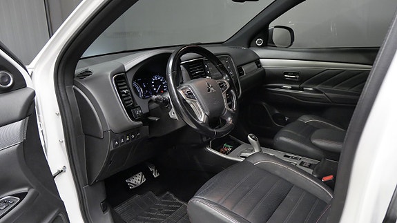 Mitsubishi Outlander 9 of 26