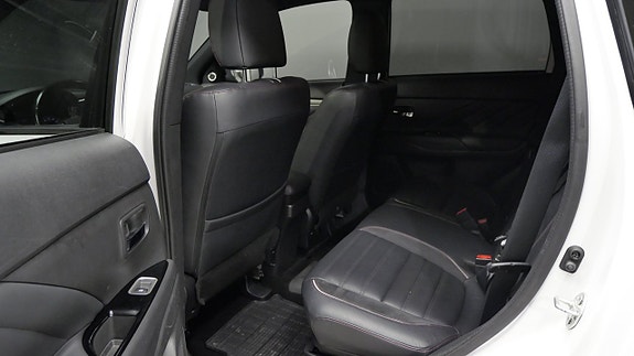 Mitsubishi Outlander 10 of 26