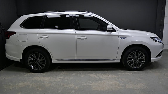 Mitsubishi Outlander 2 of 26
