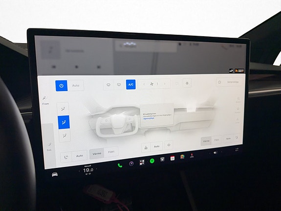 Tesla Model X 26 of 30