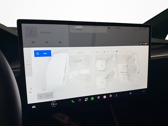 Tesla Model X 27 of 30