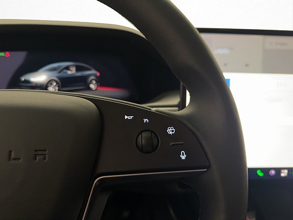 Tesla Model X 17 of 30