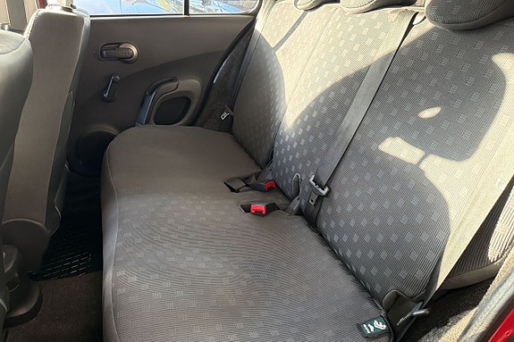Nissan Micra 10 of 12
