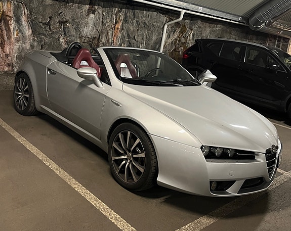 Alfa Romeo Spider 4 of 17