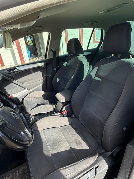 Volkswagen Golf VI 6 of 9