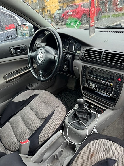 Volkswagen Passat 5 of 6