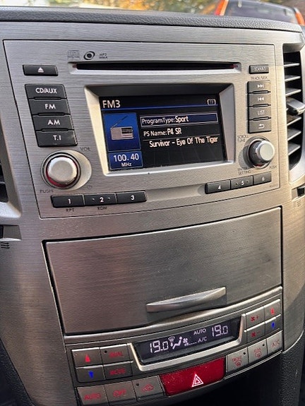Subaru Legacy 4 of 5