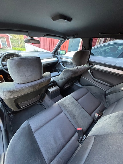 BMW 320i 9 of 11