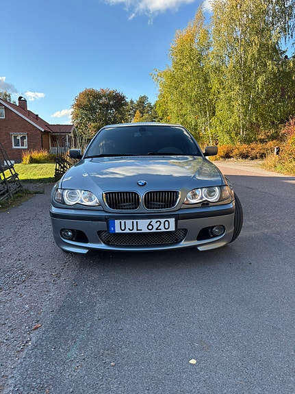BMW 320i 5 of 11