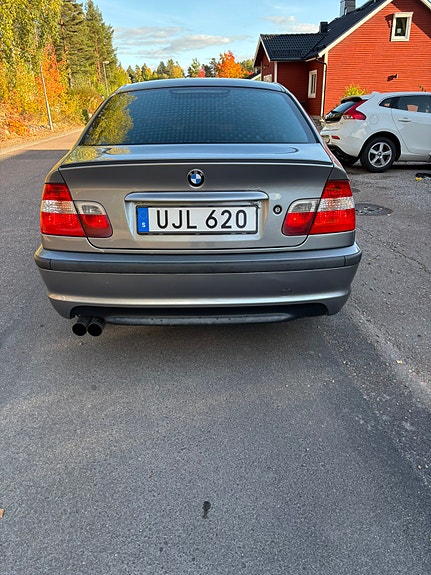 BMW 320i 6 of 11