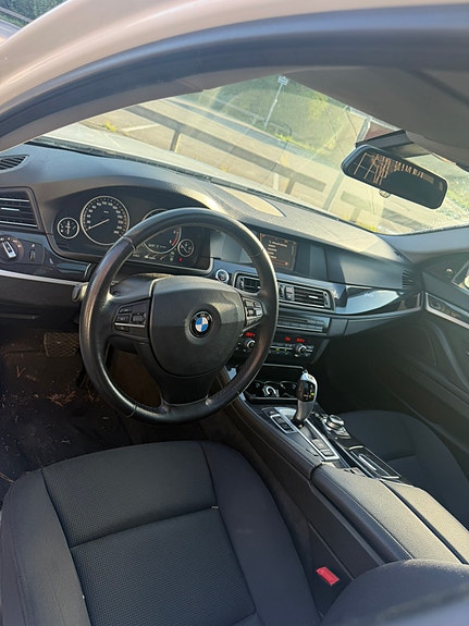 BMW 520d 3 of 4